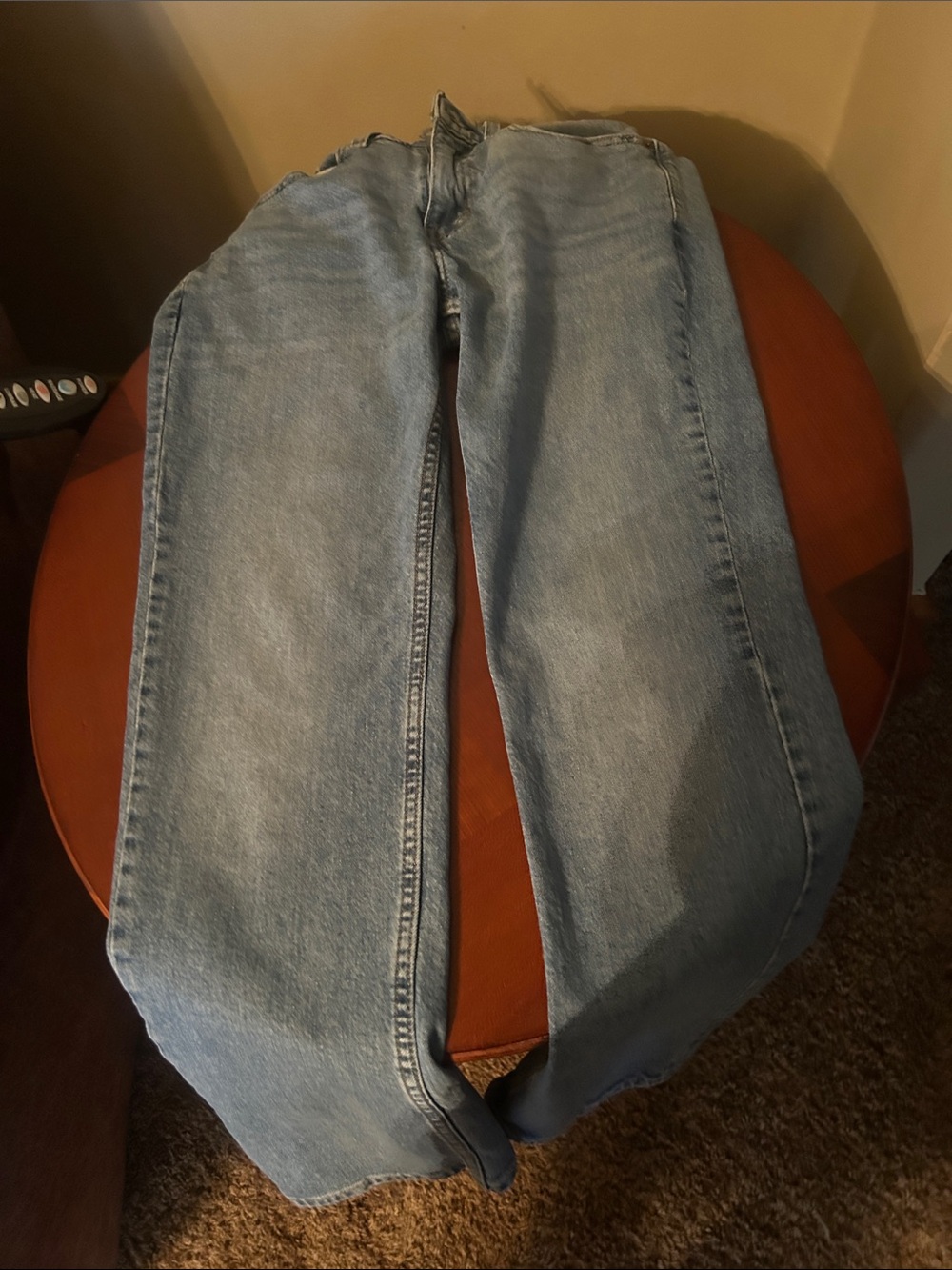 Levi's Slim Straight Jeans in Light Blue Denim. 31x30. Preowned. - Picture 4 of 5